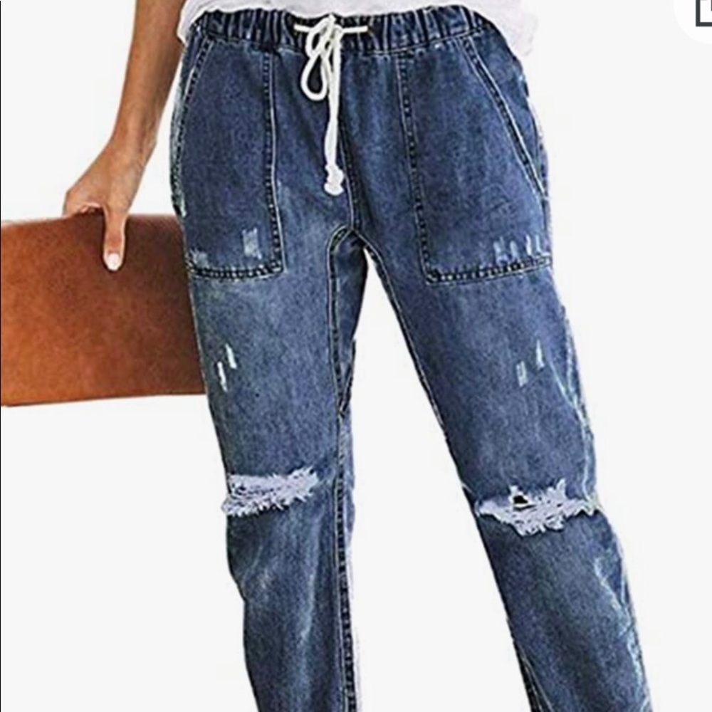 Metietila Distressed Jeans